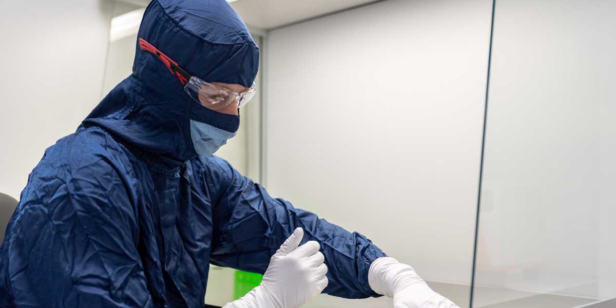 Desinfektion und Reinraumreinigung